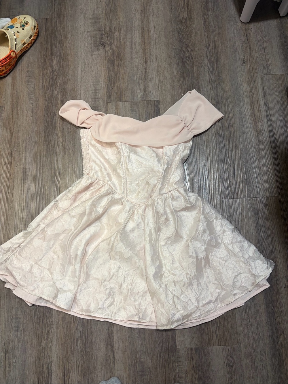 H&M Pale Pink Off-Shoulder Lace Fit-and-Flare Dress